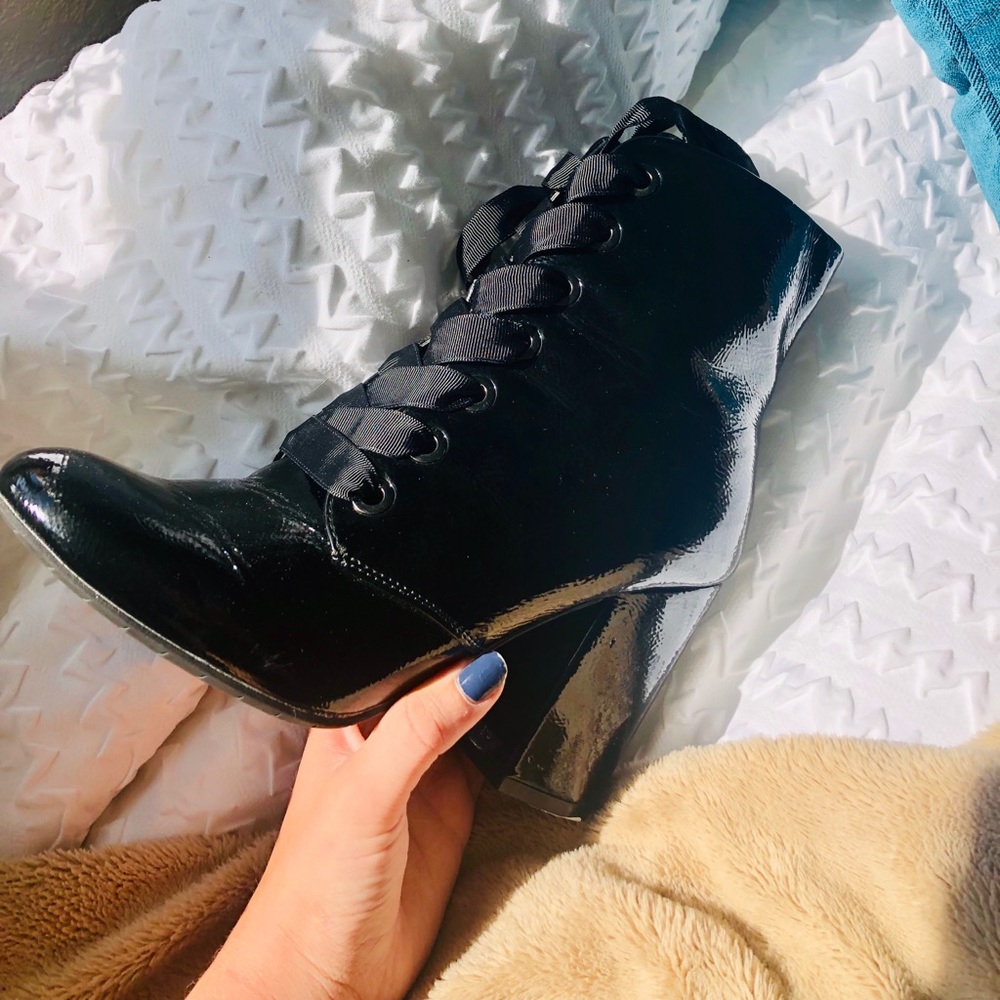 Kenneth Cole Black Boots